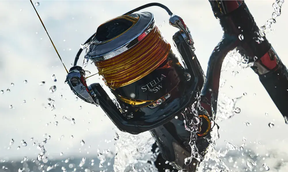 Shimano STELLA SW being splashed by water