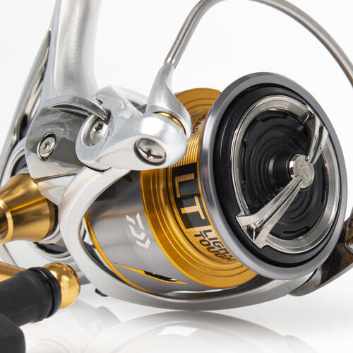 Daiwa 21 Freams LT 2500 Spinning Fishing Reel | Land & Sea NZ