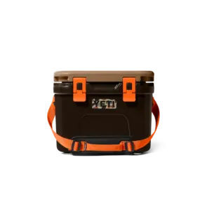 YETI Roadie 15 Hard Cooler - Wetlands Camo