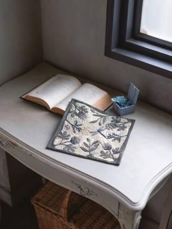 Yoko Saito Handheld Patchwork Treasures