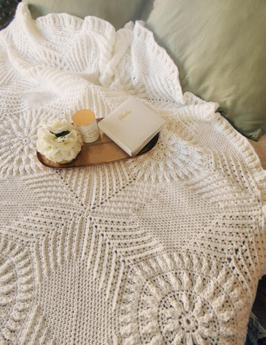 Holland Designs Crochet Pattern - Bliss Afghan | The Ribbon Rose