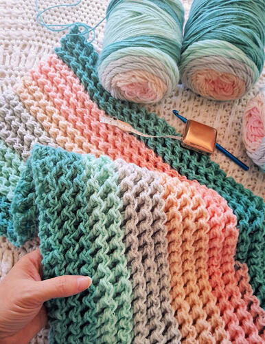 Holland Designs Crochet Pattern - Zigzag Waffle Blanket