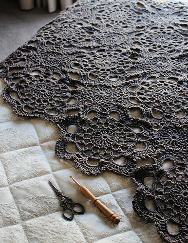 Holland Designs Crochet Pattern - Carousel Blanket