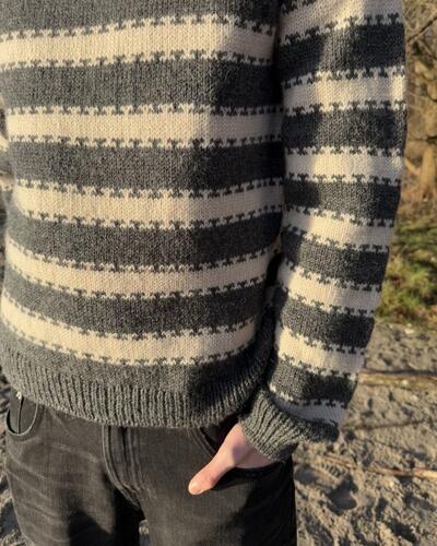 Petite Knit Key Sweater Man - Knitting Pattern / Kit