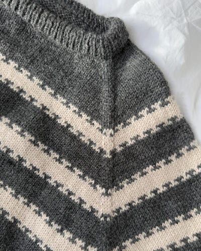 Petite Knit Key Sweater Man - Knitting Pattern / Kit