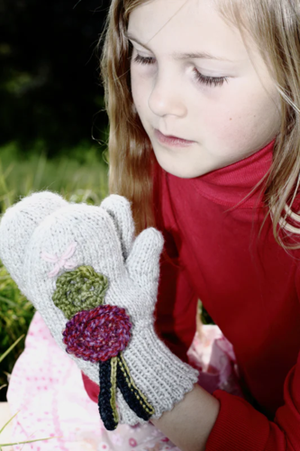 Lisa F LC10 - Secret Garden Mittens - Knitting Pattern / Kit