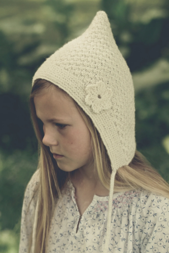 Lisa F LC29 - Beatrix Pixie Hat & Mitts - Knitting Pattern / Kit