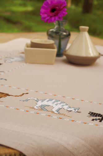 Vervaco  Tablecloth Kit Cats of all colours