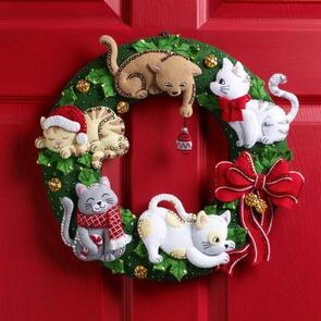 Bucilla Felt Wreath Applique Kit 15" Round - Holiday Housecats