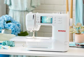 Bernina 325 Sewing Machine (2025) + FREE GIFT