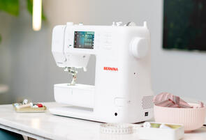 Bernina 335 Sewing Machine (2025) + FREE GIFT