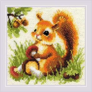 Riolis Cross Stitch Kit - Squirrel