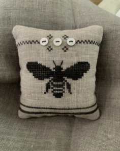 The Kiwi Stitch & Knit Co Bee Pin Pillow Pattern