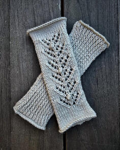The Kiwi Stitch & Knit Co Avery Mitt 8ply Knitting Pattern / Kit