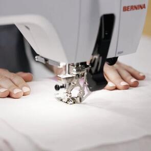 Bernina 570 QE Sewing Machine - EX-DEMO