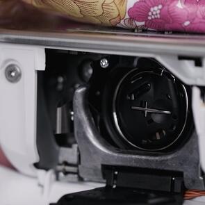 Bernina 475 Sewing Machine - Quilters Edition