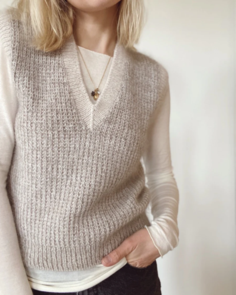 Petite Knit Friday Slipover V-neck - Knitting Pattern / Kit
