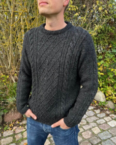 Petite Knit Moby Sweater Man - Knitting Pattern / Kit