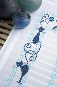 Vervaco  Cross Stitch Table Runner Kit - Cheerful cats
