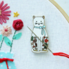 Flamingo Toes Needle Minder - White Floral Cat