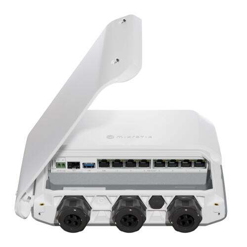 Outdoor Router with 7x 1Gig PoE, 1x 2.5Gig PoE, 1x 10Gig SFP+